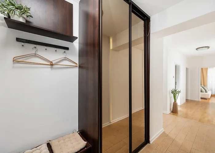 Vistula River Wawel Castle Swimming Pool Sauna Gym 아파트