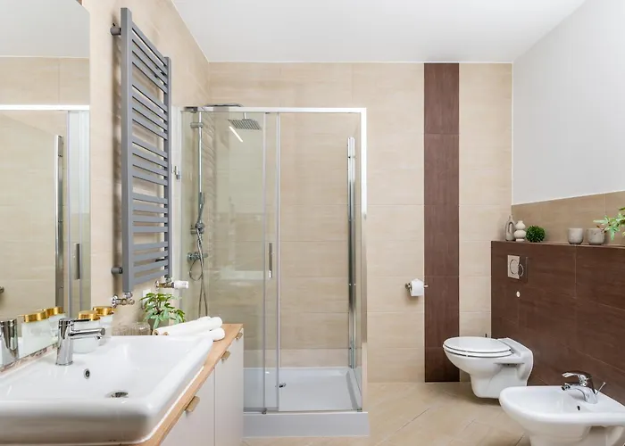 Vistula River Wawel Castle Swimming Pool Sauna Gym Kraków